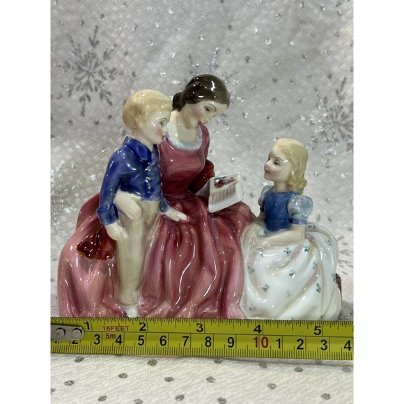 Vintage Royal Doulton, “Bedtime Story”, HN1059, Figurine Excellent Cond, 1949 - Picture 5 of 14